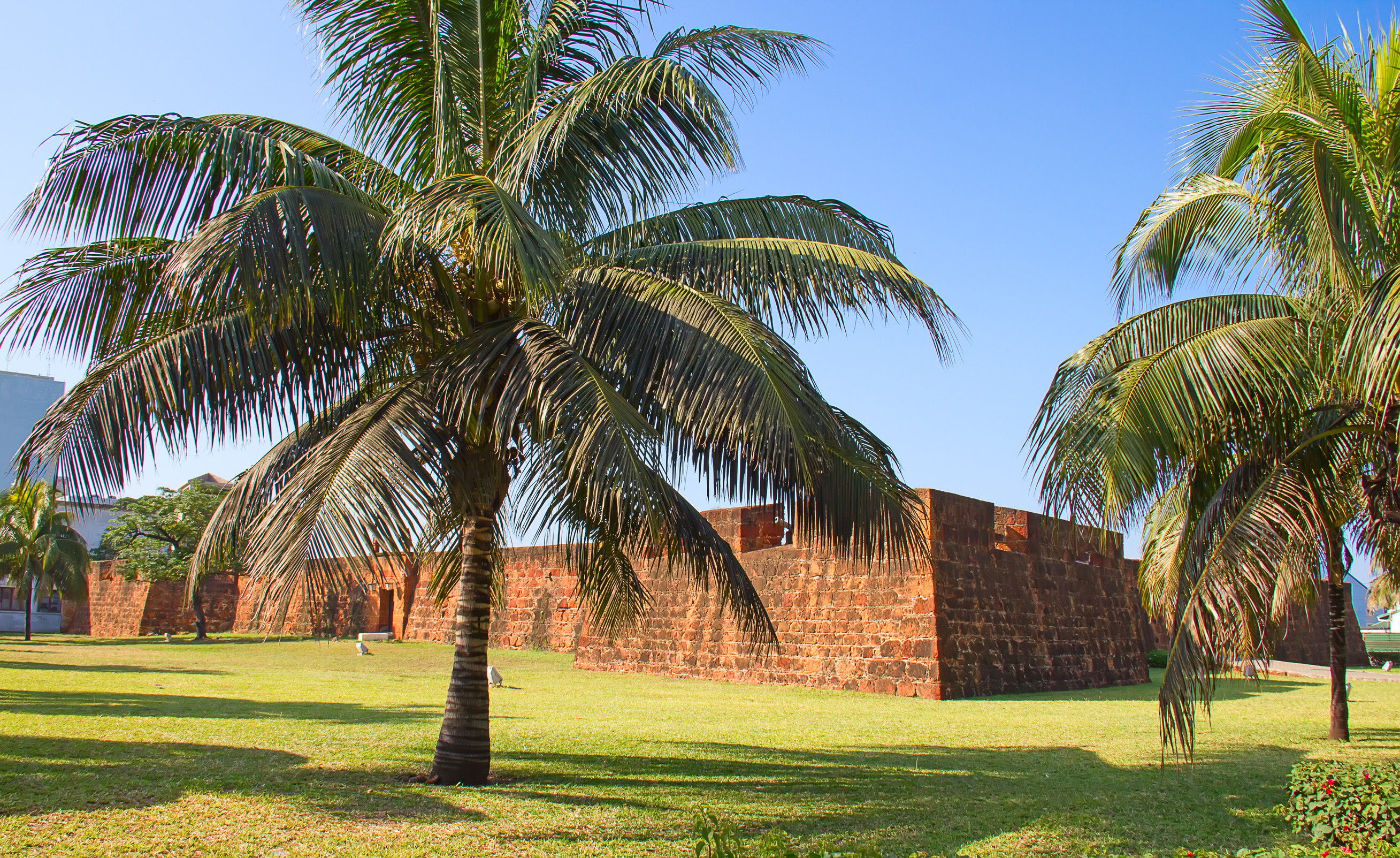 old-portuguese-fort-in-maputo-mozambique
